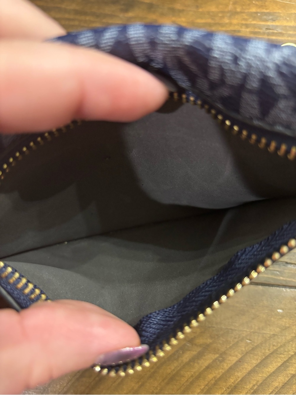Michael Kors Navy Logo Tore with Matching Pouch - Picture 10 of 14